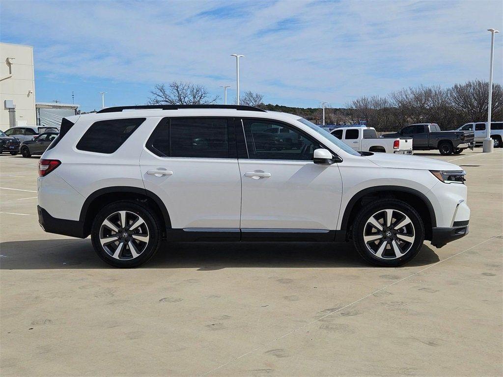 new 2025 Honda Pilot car, priced at $45,820