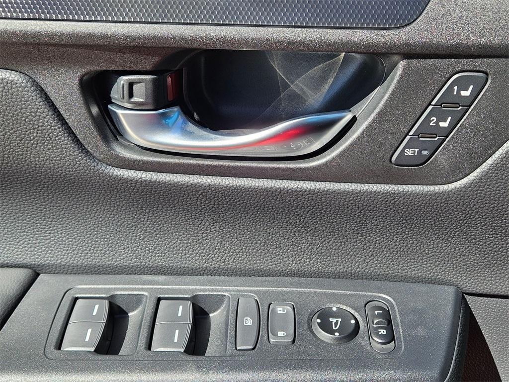 new 2025 Honda CR-V Hybrid car, priced at $37,044