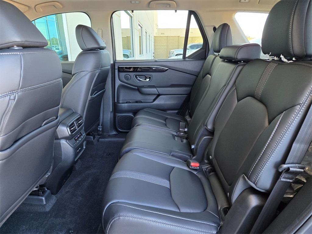 new 2025 Honda Pilot car, priced at $46,424