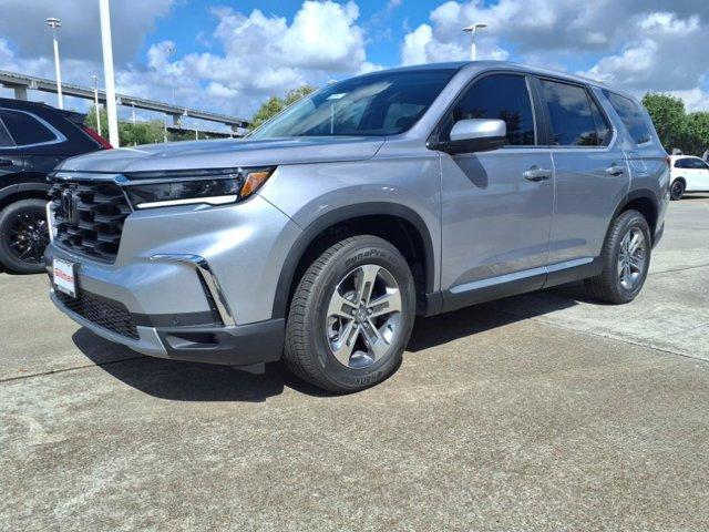 new 2025 Honda Pilot car, priced at $45,680