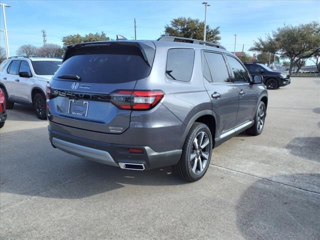 new 2025 Honda Pilot car, priced at $50,695