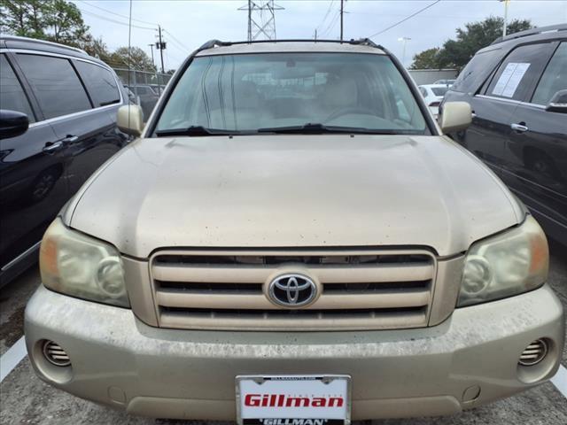 used 2004 Toyota Highlander car, priced at $8,000