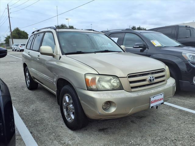 used 2004 Toyota Highlander car, priced at $8,000