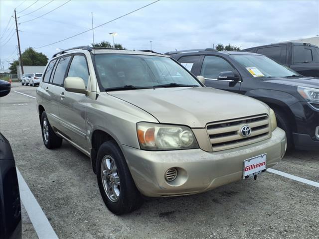 used 2004 Toyota Highlander car, priced at $8,000