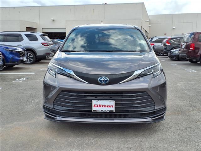 used 2021 Toyota Sienna car, priced at $26,995