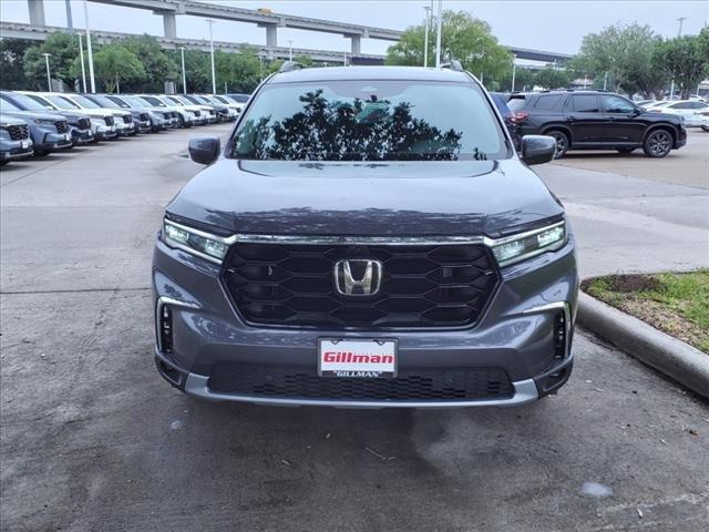 new 2025 Honda Pilot car, priced at $54,575