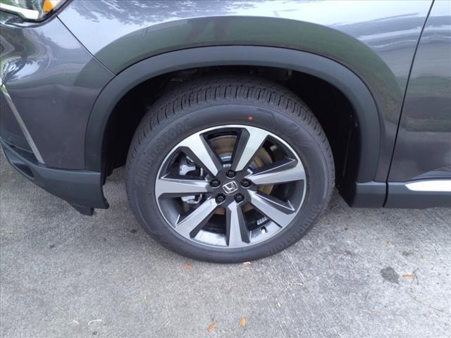 new 2025 Honda Pilot car, priced at $54,575