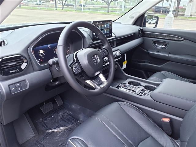 new 2025 Honda Pilot car, priced at $54,575