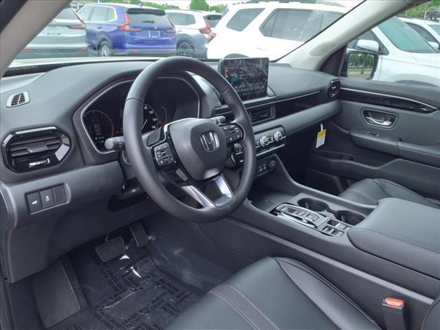 new 2025 Honda Pilot car, priced at $47,050
