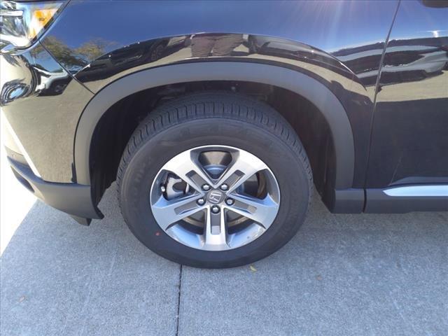 new 2025 Honda Pilot car, priced at $44,950