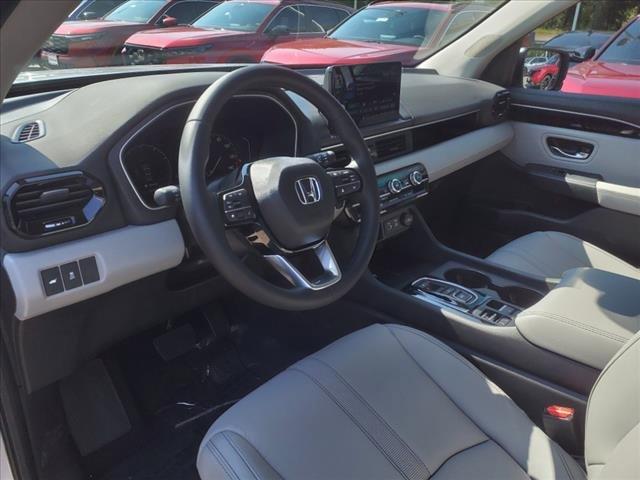 new 2025 Honda Pilot car, priced at $44,950