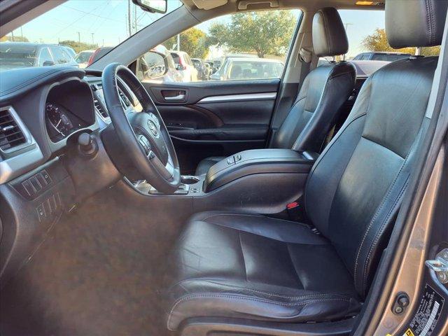 used 2014 Toyota Highlander car, priced at $15,995