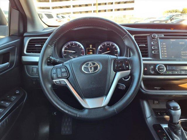 used 2014 Toyota Highlander car, priced at $15,995
