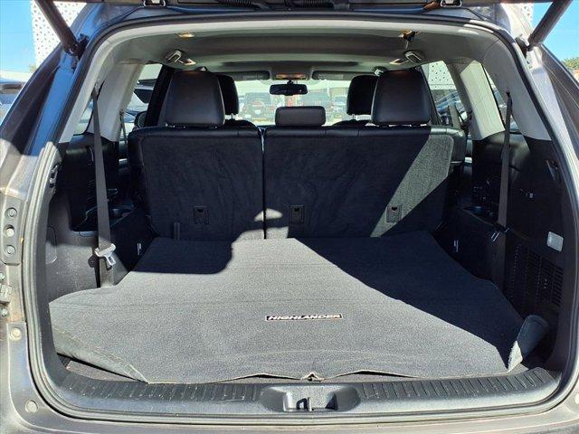 used 2014 Toyota Highlander car, priced at $15,995