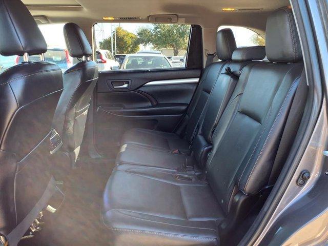 used 2014 Toyota Highlander car, priced at $15,995
