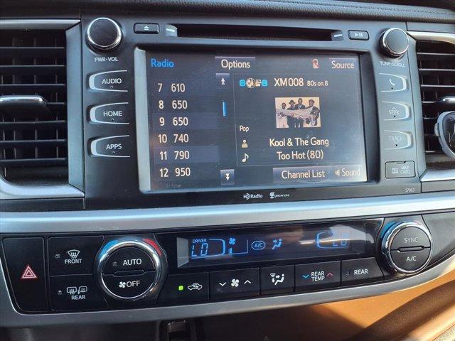 used 2014 Toyota Highlander car, priced at $15,995