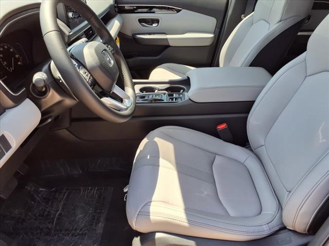 new 2025 Honda Pilot car, priced at $48,950