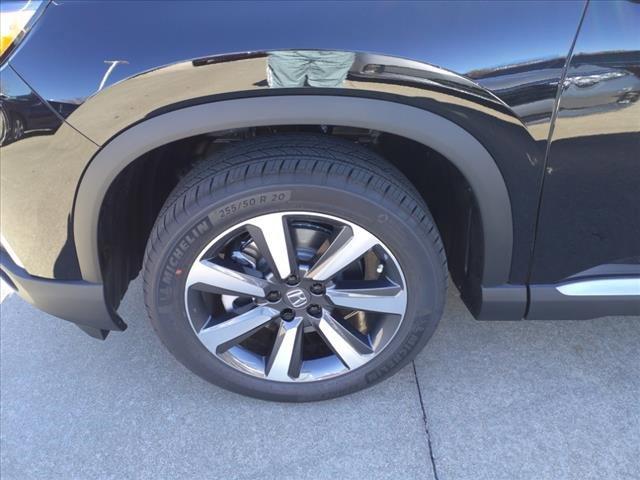 new 2025 Honda Pilot car, priced at $48,950