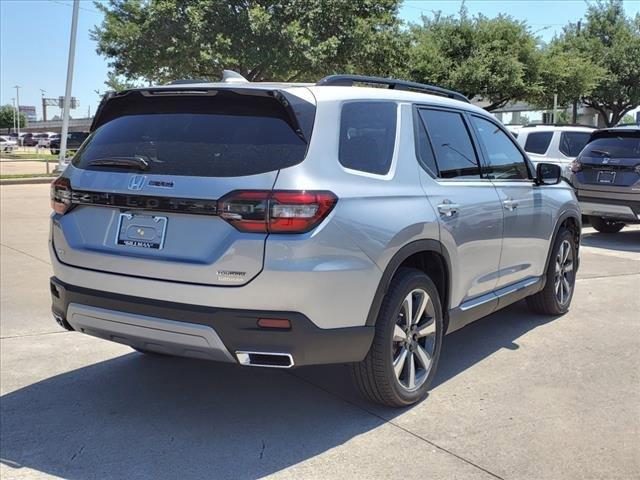 new 2025 Honda Pilot car, priced at $50,995