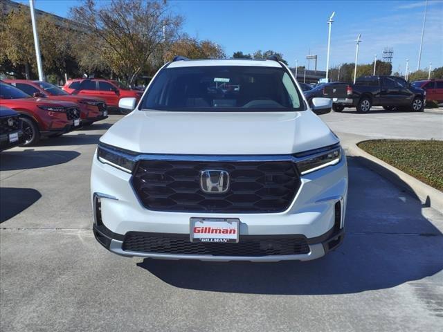 new 2025 Honda Pilot car, priced at $49,050