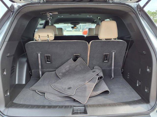 used 2023 Chevrolet Traverse car, priced at $28,995