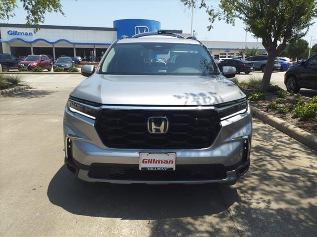 new 2025 Honda Pilot car, priced at $48,950