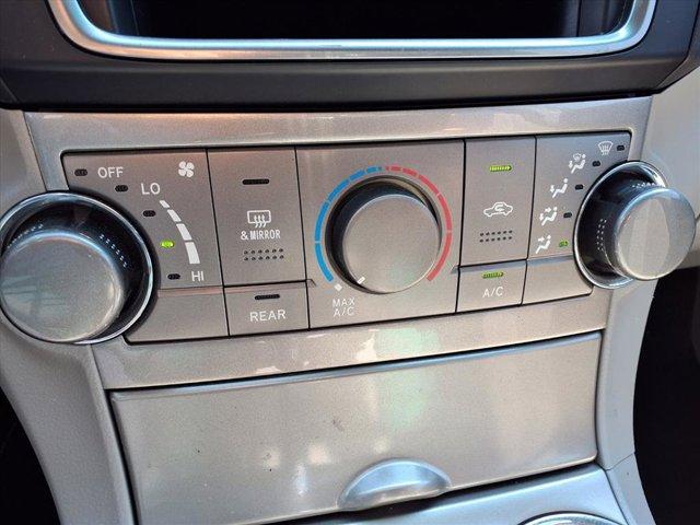 used 2013 Toyota Highlander car, priced at $11,995