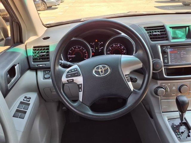 used 2013 Toyota Highlander car, priced at $11,995