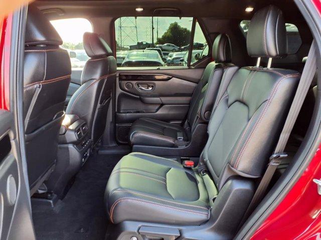 used 2025 Honda Pilot car, priced at $45,995