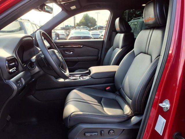 used 2025 Honda Pilot car, priced at $45,995