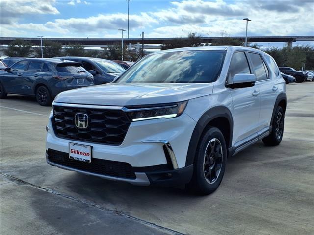 new 2025 Honda Pilot car, priced at $50,200