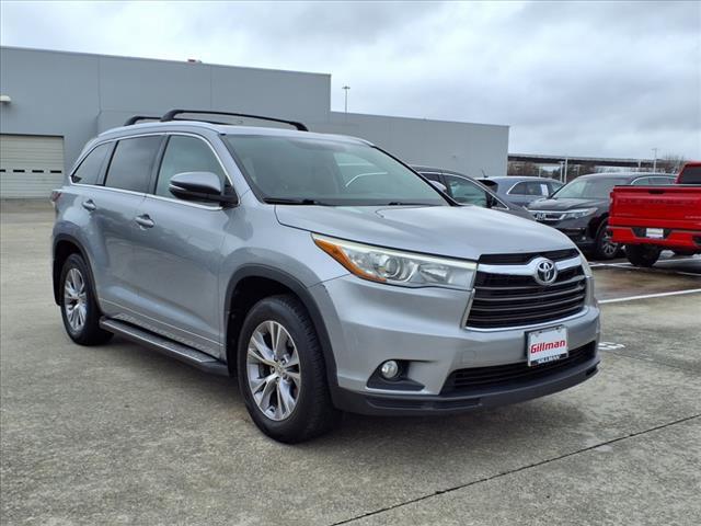 used 2015 Toyota Highlander car, priced at $17,495