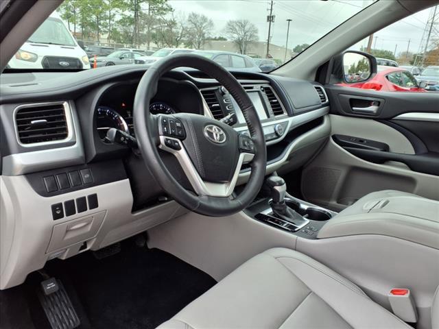 used 2015 Toyota Highlander car, priced at $17,495