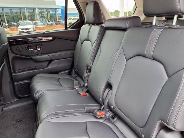 new 2025 Honda Pilot car, priced at $50,850