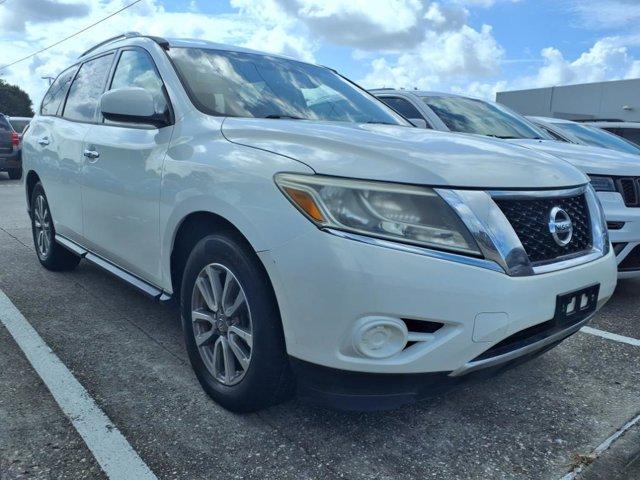 used 2014 Nissan Pathfinder car, priced at $11,000