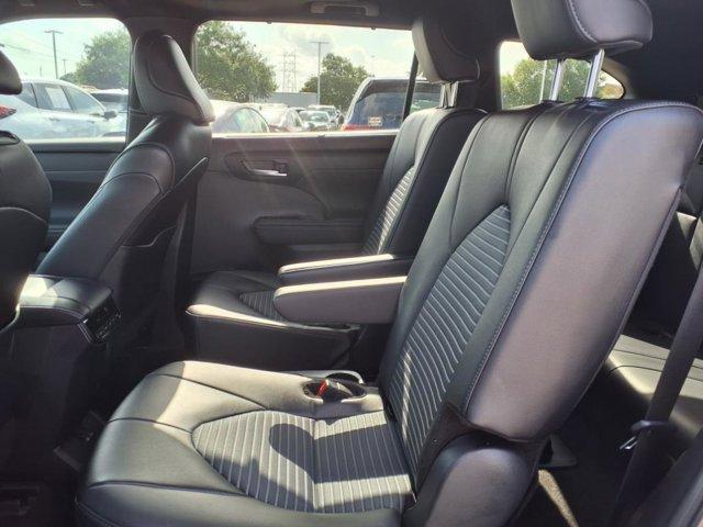 used 2024 Toyota Highlander car, priced at $44,995