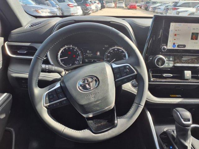 used 2024 Toyota Highlander car, priced at $44,995