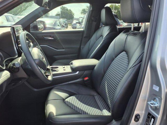used 2024 Toyota Highlander car, priced at $44,995