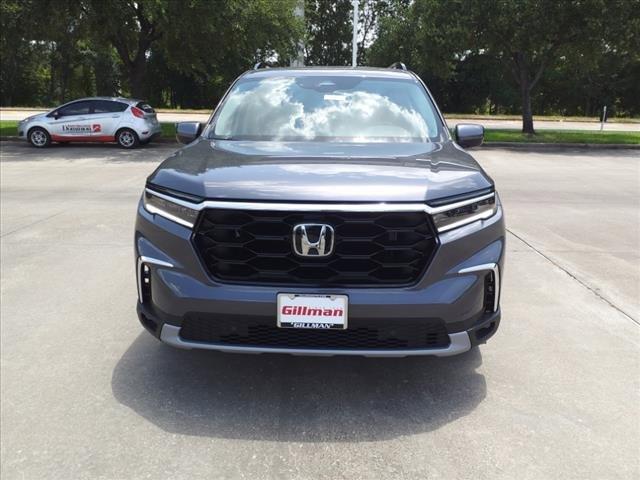 new 2025 Honda Pilot car, priced at $48,950