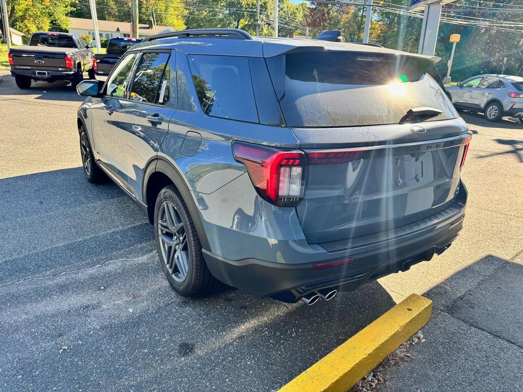 new 2025 Ford Explorer car, priced at $61,599