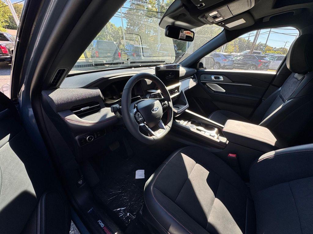 new 2025 Ford Explorer car, priced at $61,599