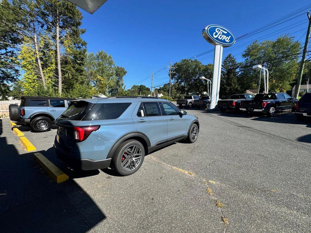 new 2025 Ford Explorer car, priced at $61,599