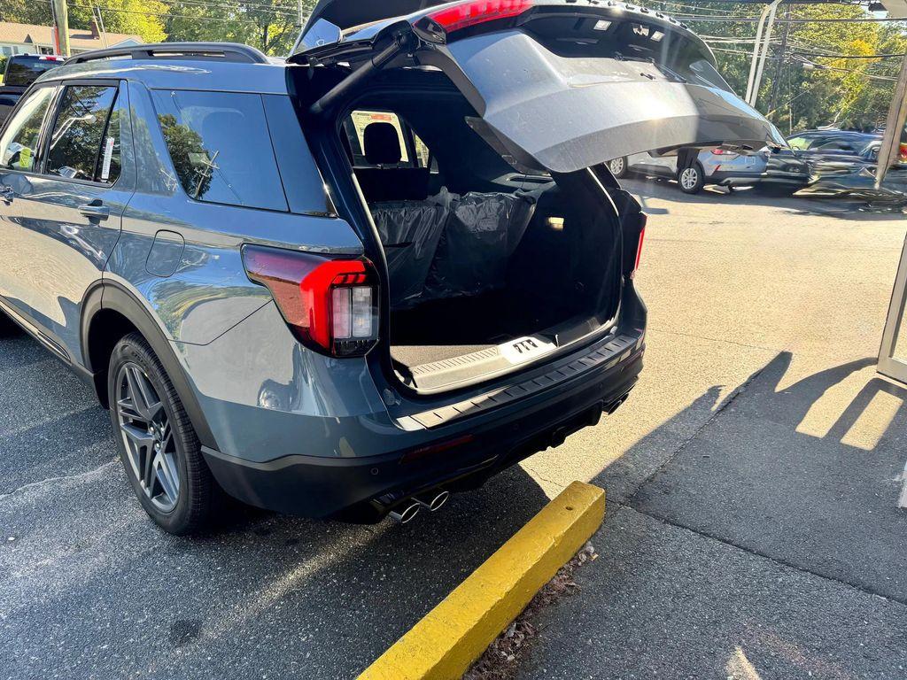 new 2025 Ford Explorer car, priced at $61,599