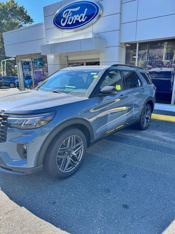 new 2025 Ford Explorer car, priced at $61,599