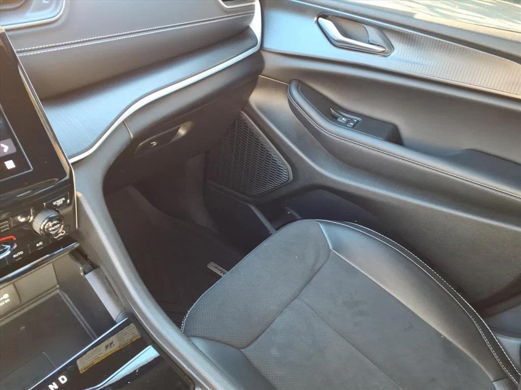 used 2024 Jeep Grand Cherokee car, priced at $36,492