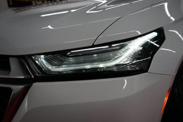 used 2022 Chevrolet Traverse car, priced at $25,485