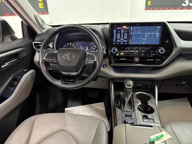 used 2021 Toyota Highlander car, priced at $32,985