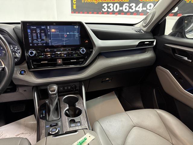 used 2021 Toyota Highlander car, priced at $32,985