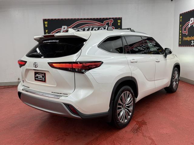 used 2021 Toyota Highlander car, priced at $32,985