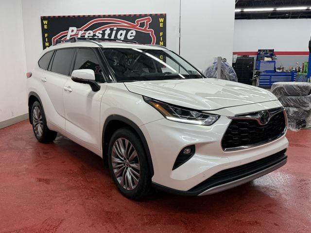 used 2021 Toyota Highlander car, priced at $32,985